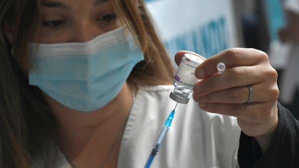 cuantas-vacunas-contra-el-covid-tienen-que-llegar-al-pais-y-podrian-usarse-como-terceras-dosis